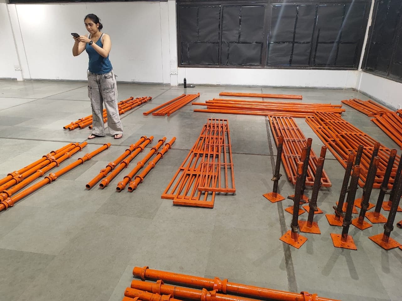 Laying out the scaffold components